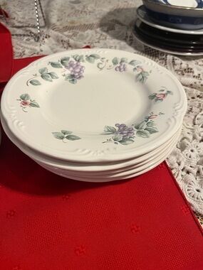 White Floral Dinner Plates - Set of 4